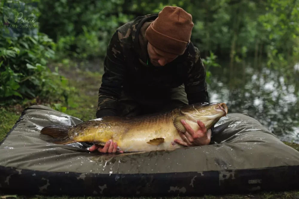 Korda Compac Hybrid Mat Dark Kamo Prémium